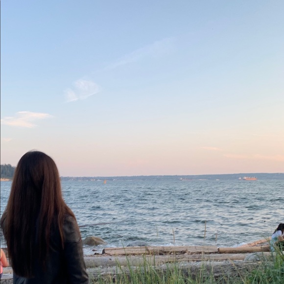 Meet your Posher, Isabella - Picture 1 of 1